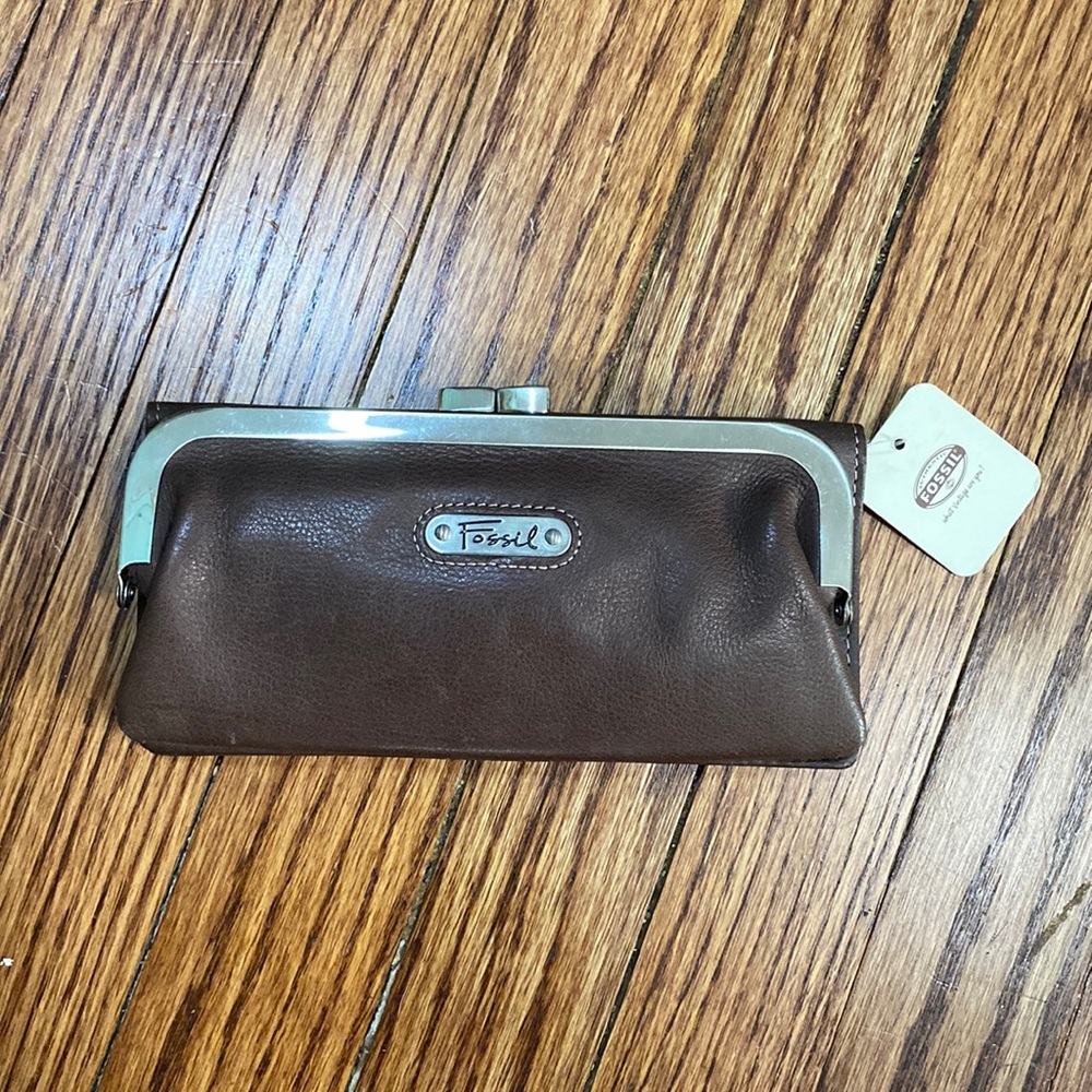 Fossil wallet brown
